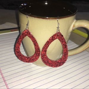 ☄️Pretty Red Glitter Teardrop Earrings☄️
